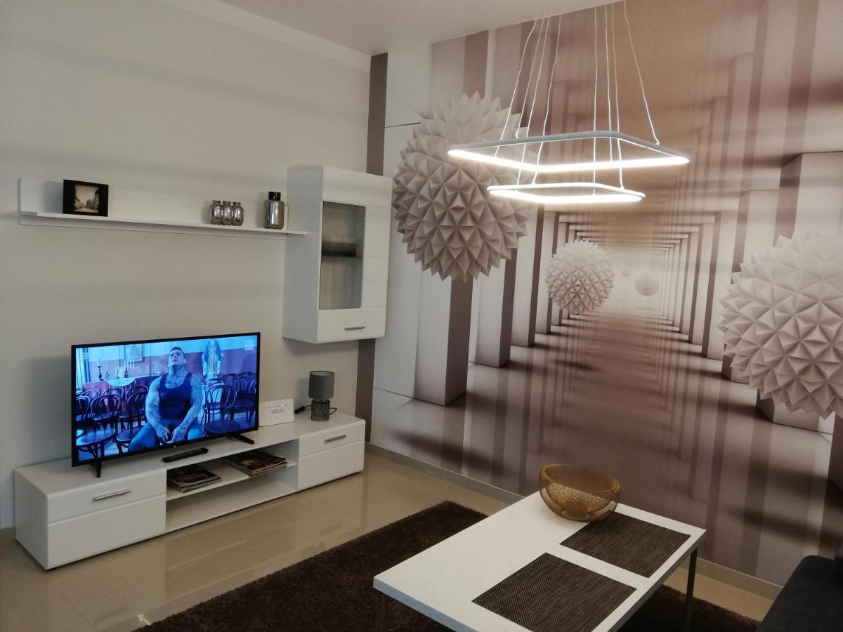 Apartament -Sweet Home Lubiń エクステリア 写真