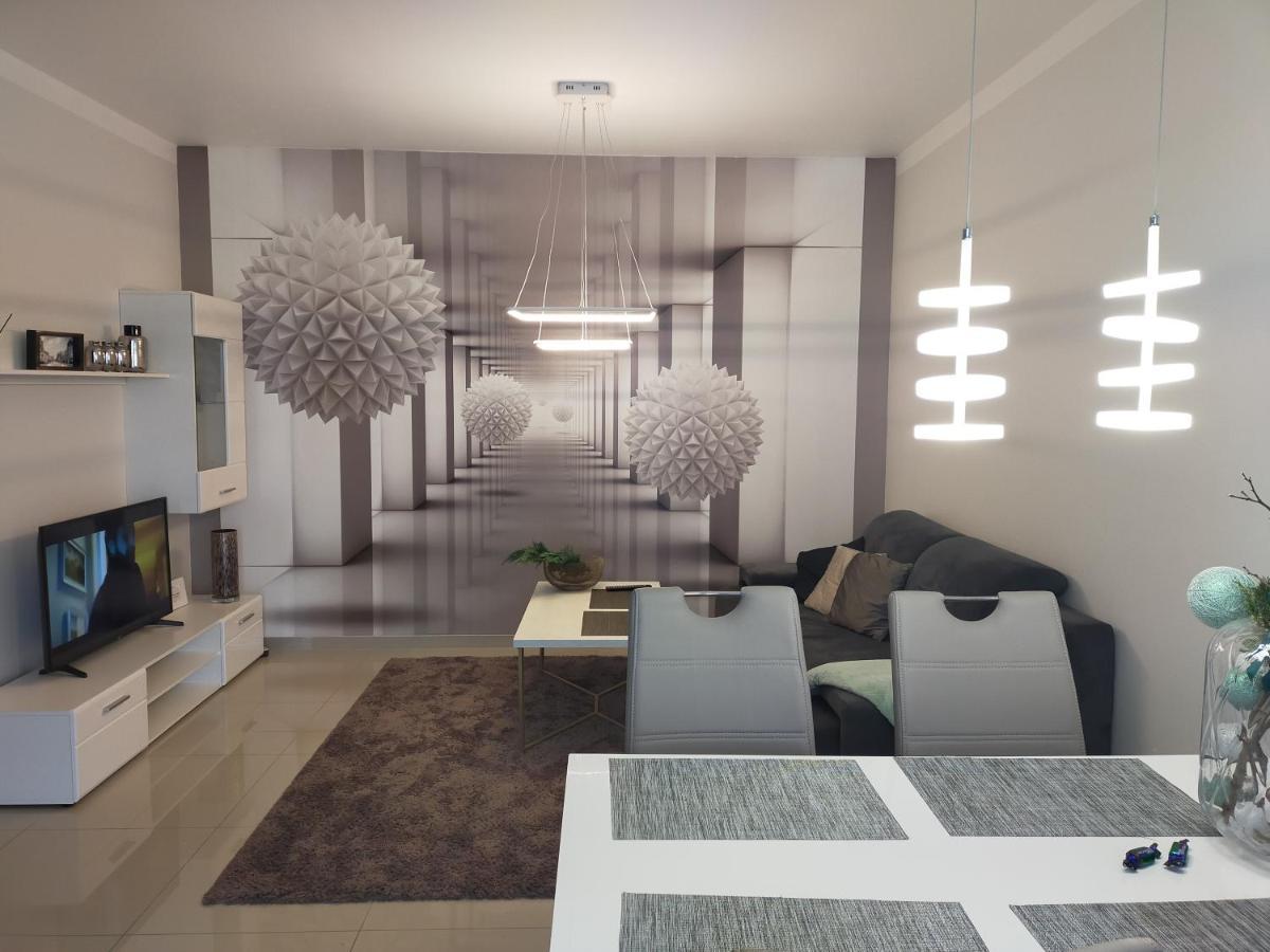 Apartament -Sweet Home Lubiń エクステリア 写真