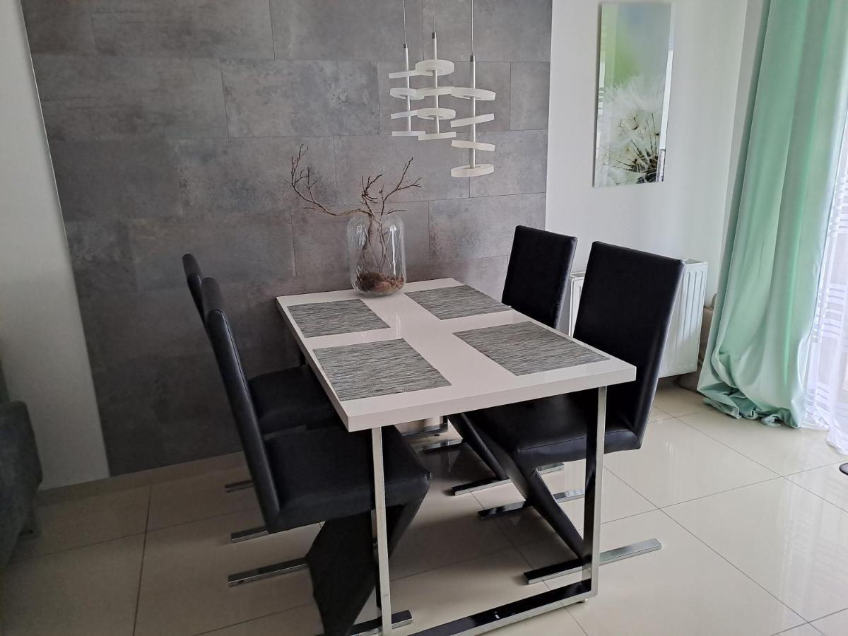 Apartament -Sweet Home Lubiń エクステリア 写真